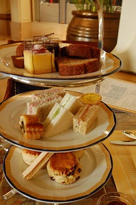 397px-Peninsula_Afternoon_tea.jpg